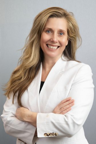 Headshot of Dr Anna Barker